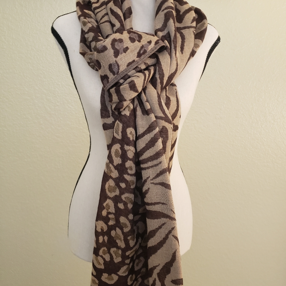 Elegant brown leopard/zebra scarf with fringe